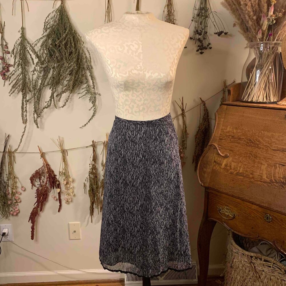 Spencer Jeremy NWT 8 Silk Navy White Pattern Skirt Lace Trim